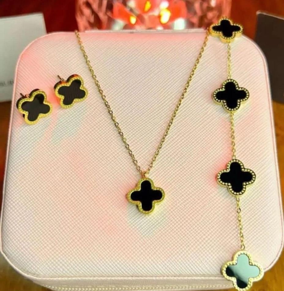 Beautiful Clover Shaped : Pendant Set 3 Pcs