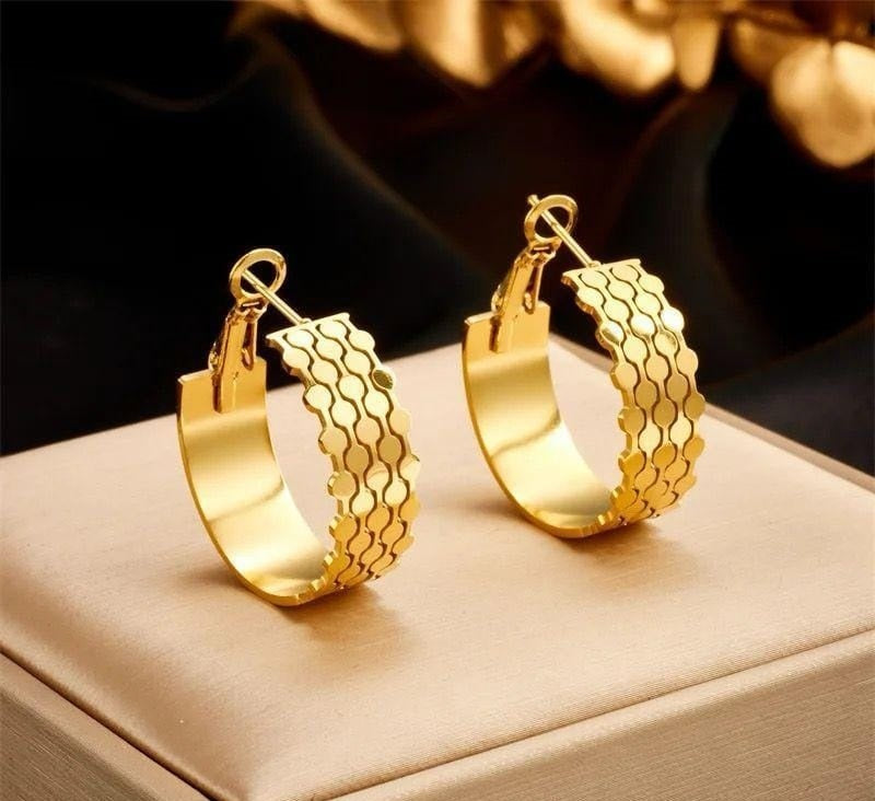 Twisted Zircon Pearl Gold Plated Hoops : Style 2