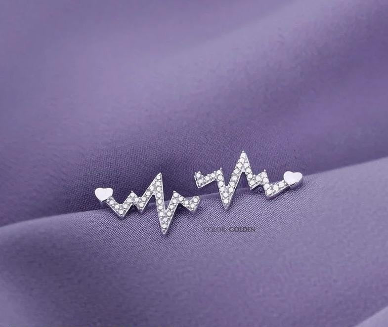 Beautiful Tops : Heartbeat Shaped