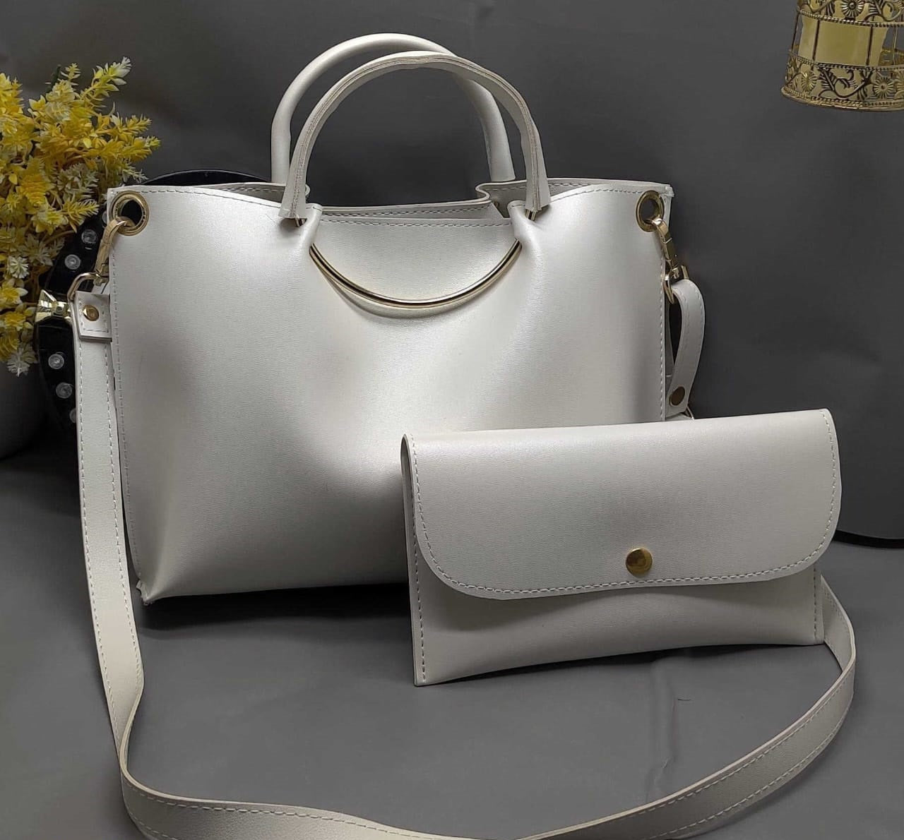 Quicker Shoulder Bag collection with Wallet: White