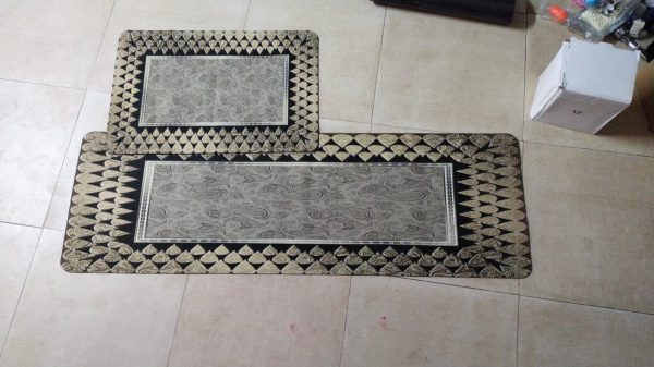 Pack of 2 Anti-Slip Mats: Random Designs